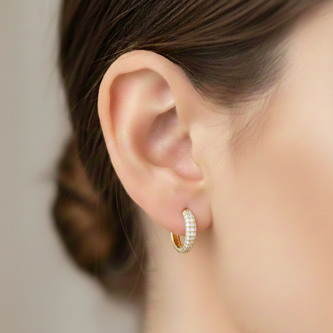 18K Yellow Gold Hoop Earrings with Round Brilliant Diamonds
